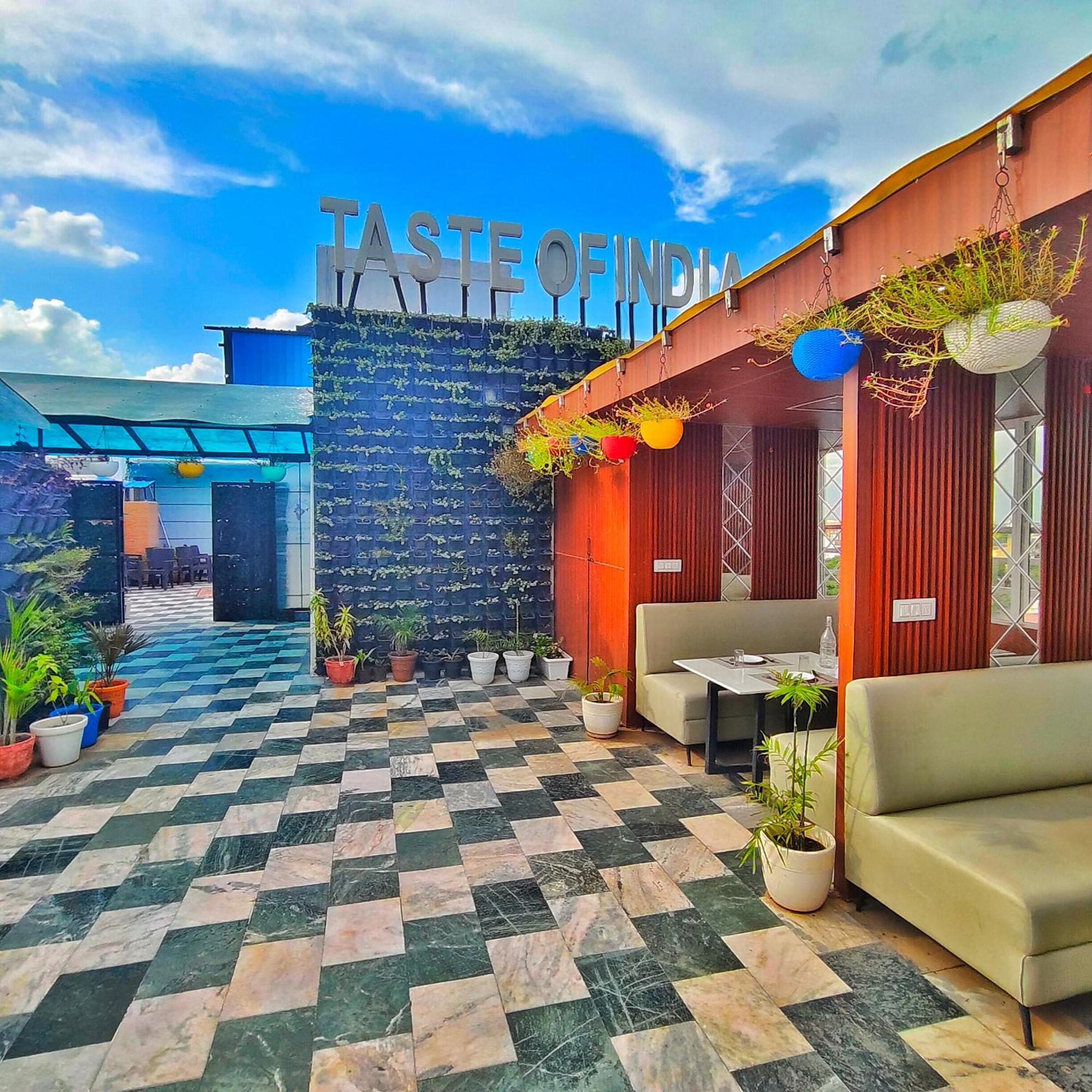 Hotel Taste Of India Агра Экстерьер фото