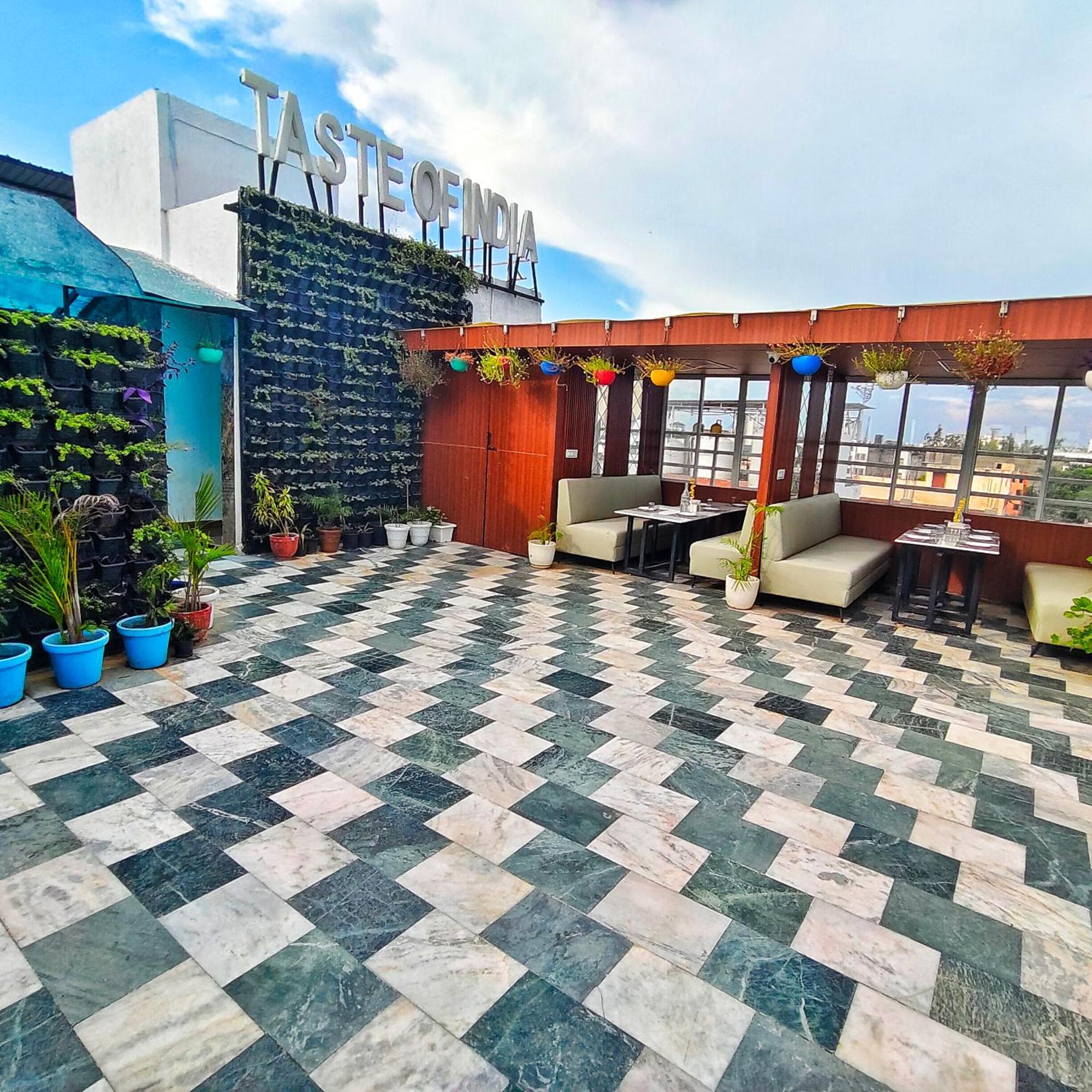 Hotel Taste Of India Агра Экстерьер фото