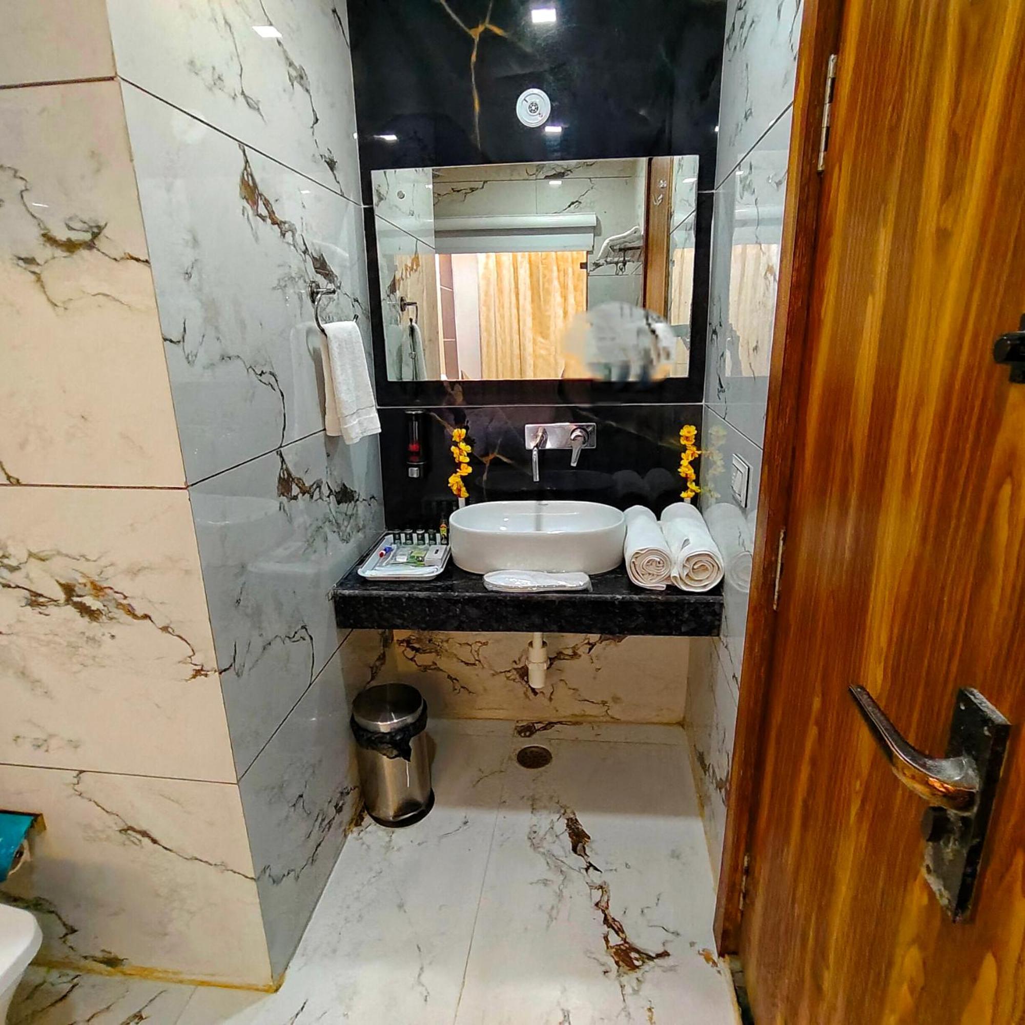 Hotel Taste Of India Агра Экстерьер фото